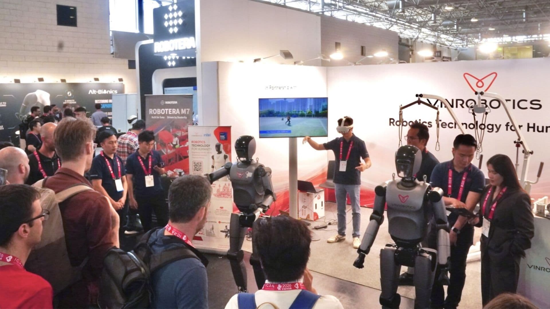 Гуманоидный робот VinRobotics VR-H3